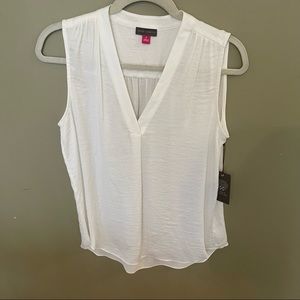 Vince Camuto White V-neck Sleeveless Blouse Size Small